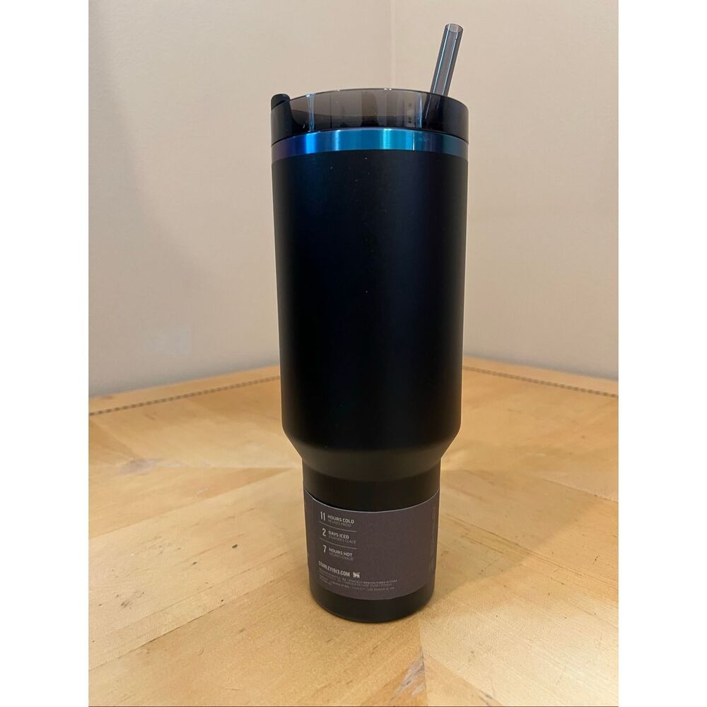 Stanley Quencher H2.0 FlowState Tumbler Black Chroma 40 oz - Picture 4 of 6